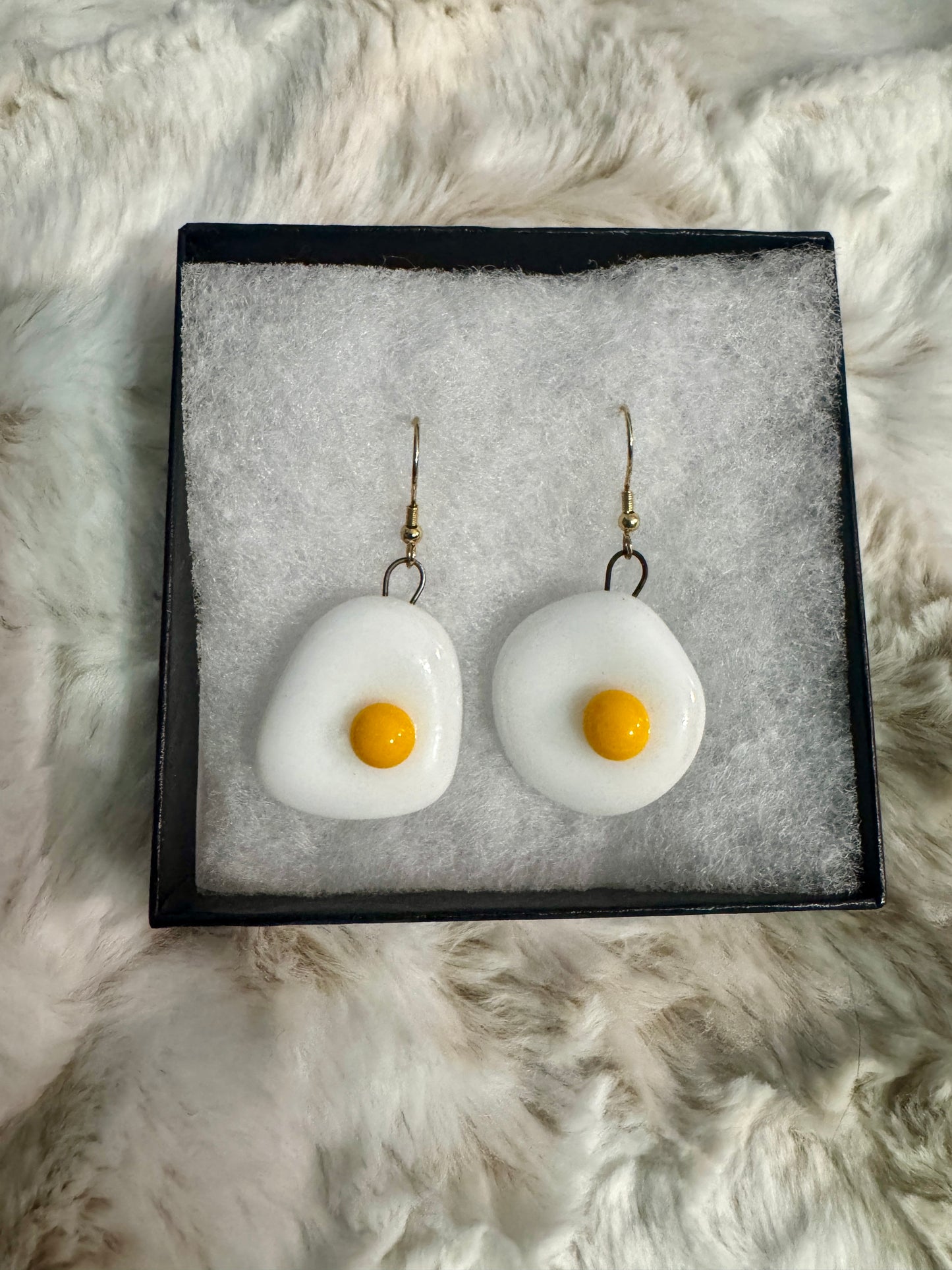 [Pre-order] Heart Eggs Earrings