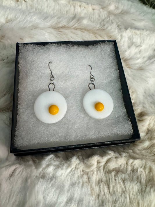 [Pre-order] Heart Eggs Earrings